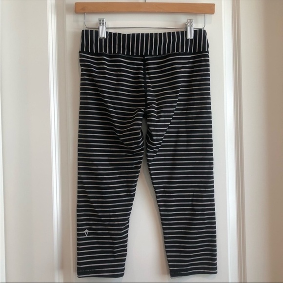 Ivivva Rythmic Stripped Crops - Picture 6 of 6